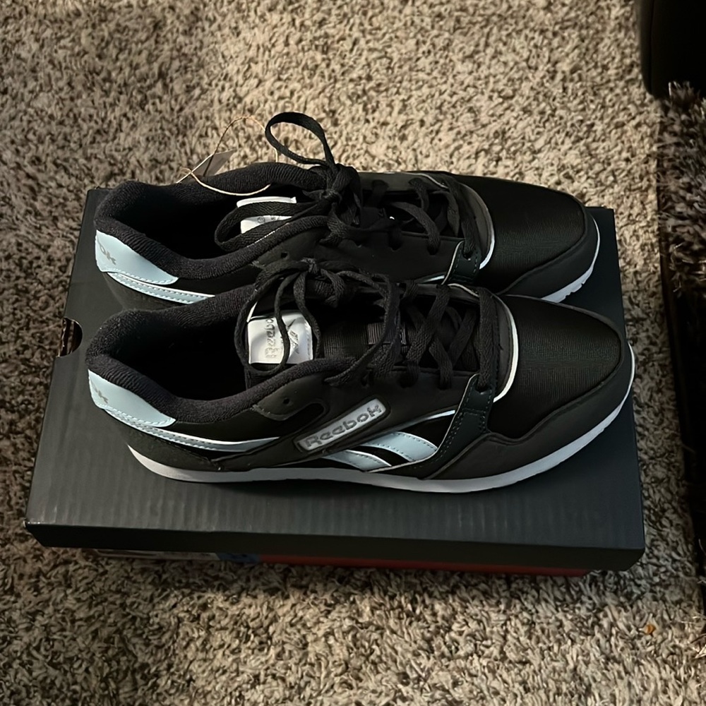 Reebok tennis shoes NWT Size